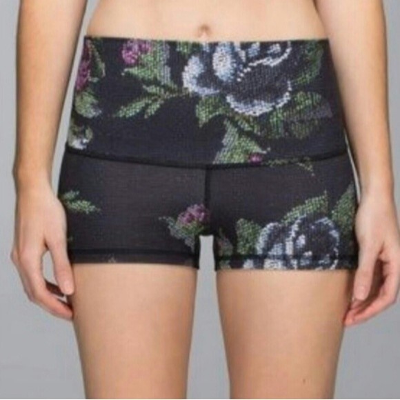 Lululemon boogie roll down digital floral print shorts size 0 - Picture 1 of 7